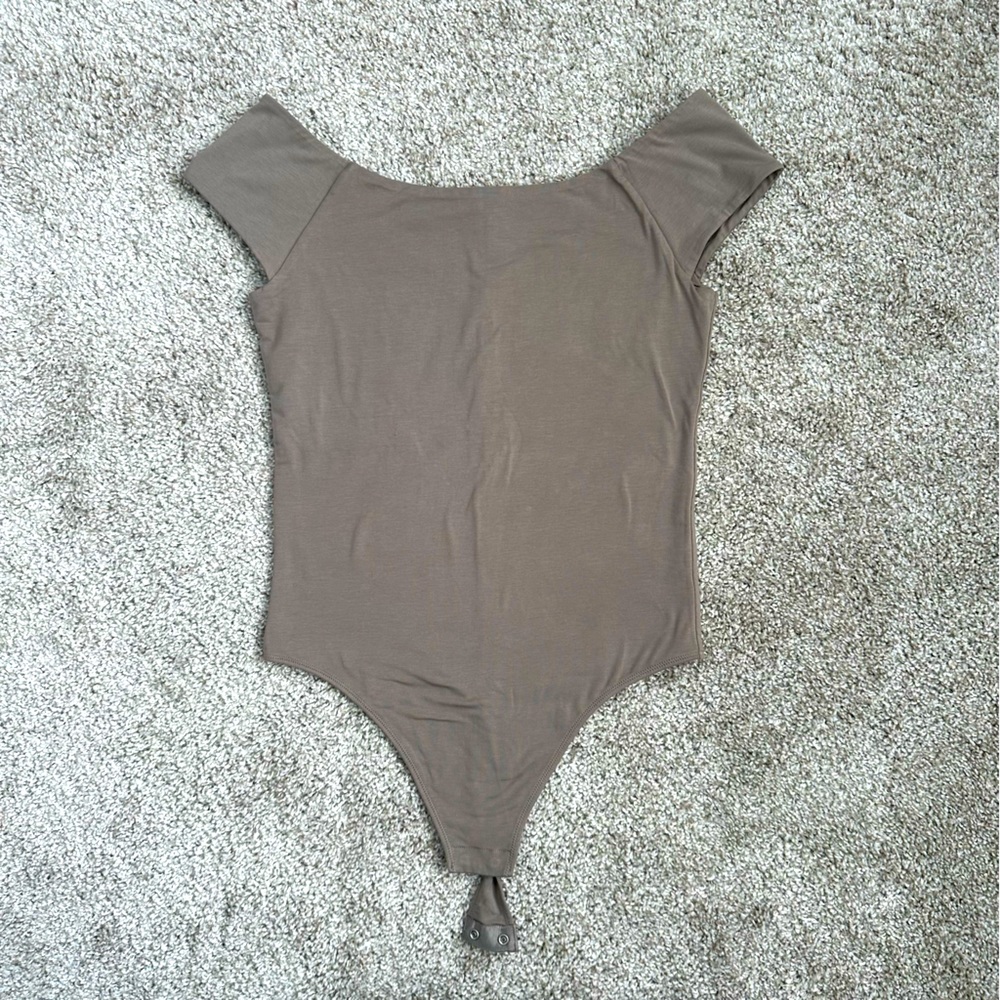 Everlane Brown Off-Shoulder Bodysuit